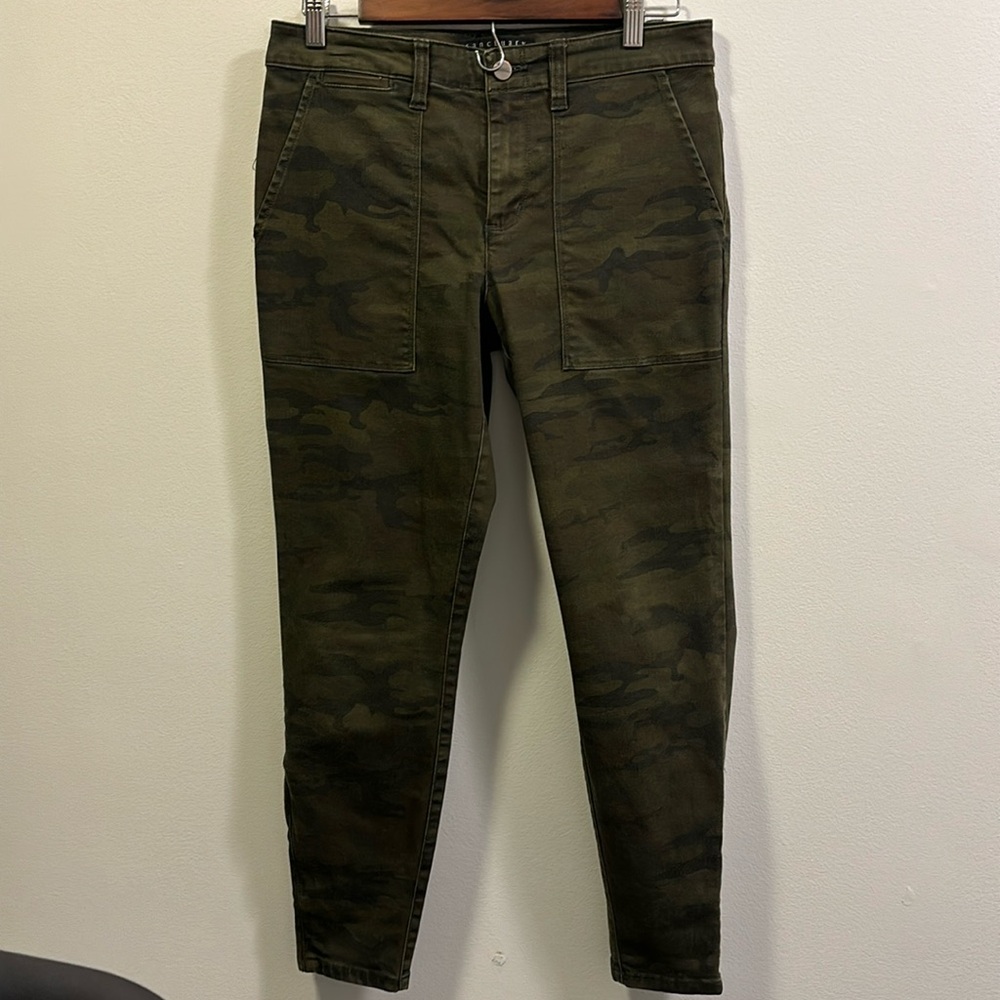 Sanctuary cameo pants.  Zip at ankles size 27